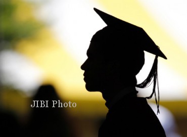 wisuda anak sekolah