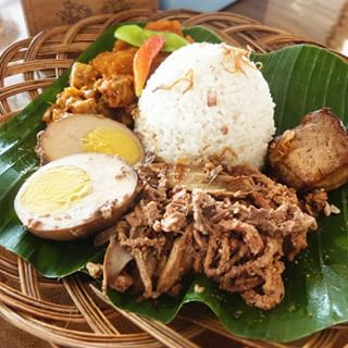 Gudeg Yu Narni