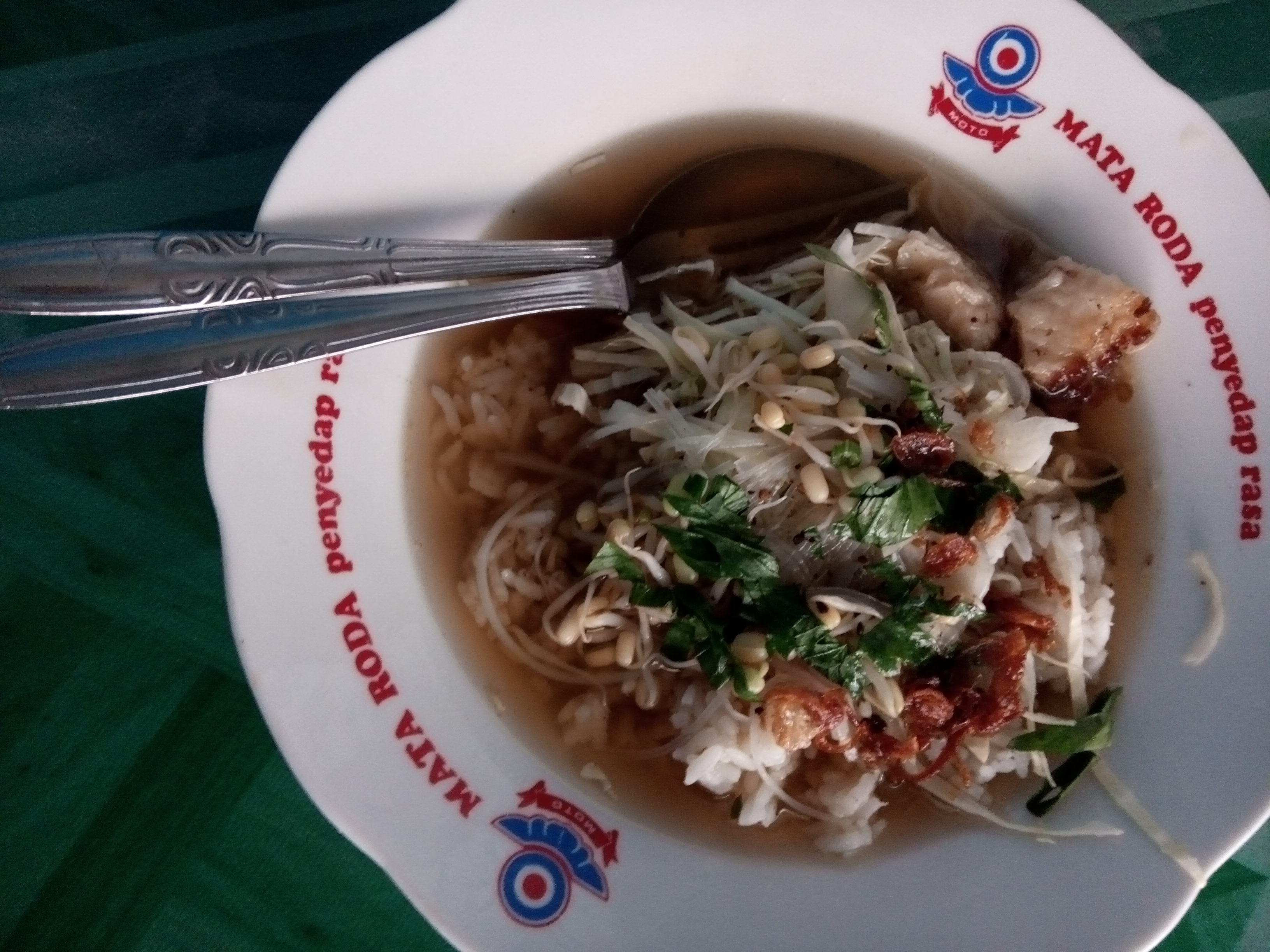 mencoba menu soto sampah