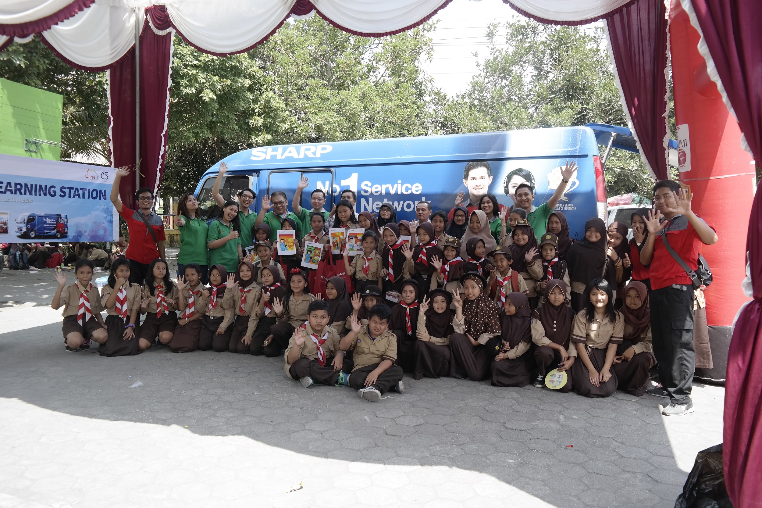 SMLS (SHARP MOBILE LEARNING STATION) di SDN Gambiranom, Manukan, Condongcatur, Depok, Sleman