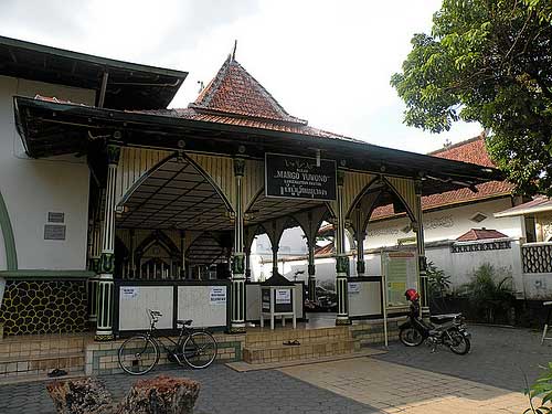 pengeras suara masjid