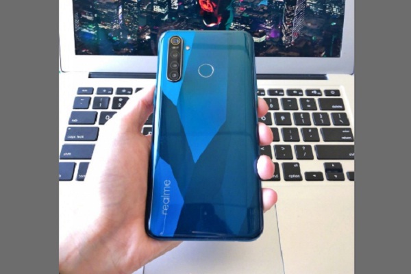 realme 50 juta ponsel