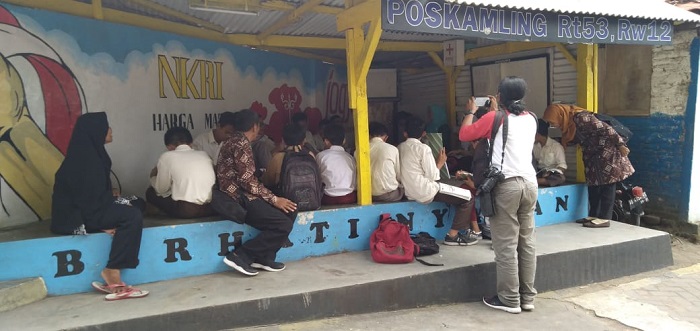 Sekolah di pos ronda