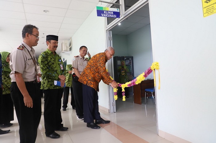 klinik vaksinasi internasional