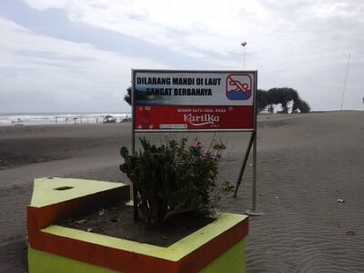 Palung di pantai