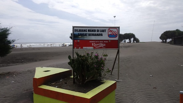 Palung di pantai