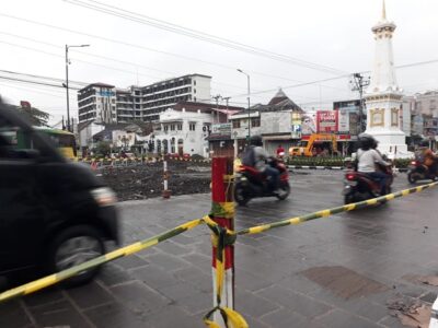 perbaikan Tugu Jogja