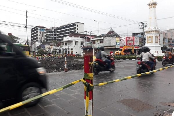 perbaikan Tugu Jogja