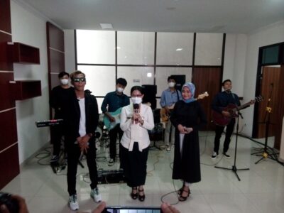 kepala DP3AP2 DIY Erlina dan band Aftershine