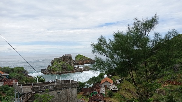 Pantai Nglambor