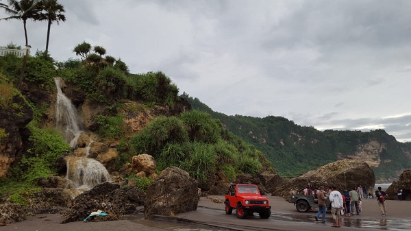 pantai parang endog