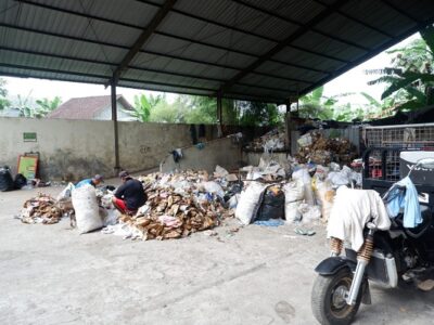 konsep sampah berbayar