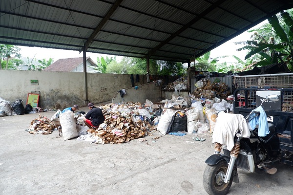 konsep sampah berbayar