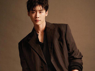 Lee Jong Suk Positif Covid-19 (Foto Male Model Scene)