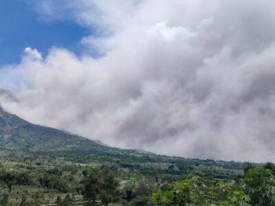 awan petruk merapi