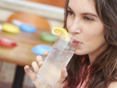 Cuaca Panas Pengen Minum Air Es