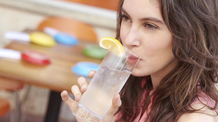 Cuaca Panas Pengen Minum Air Es