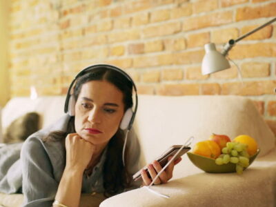 Pakai Earphone Terlalu Lama