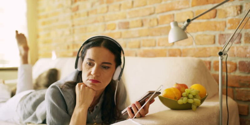 Pakai Earphone Terlalu Lama