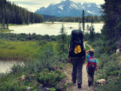Tips Aman Naik Gunung Bersama Anak