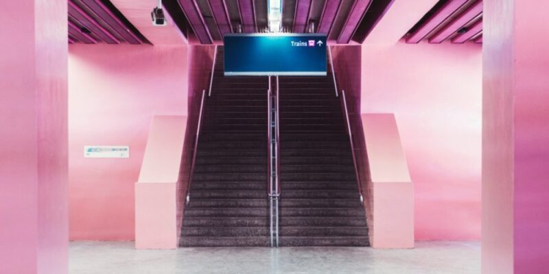 stasiun mrt pink