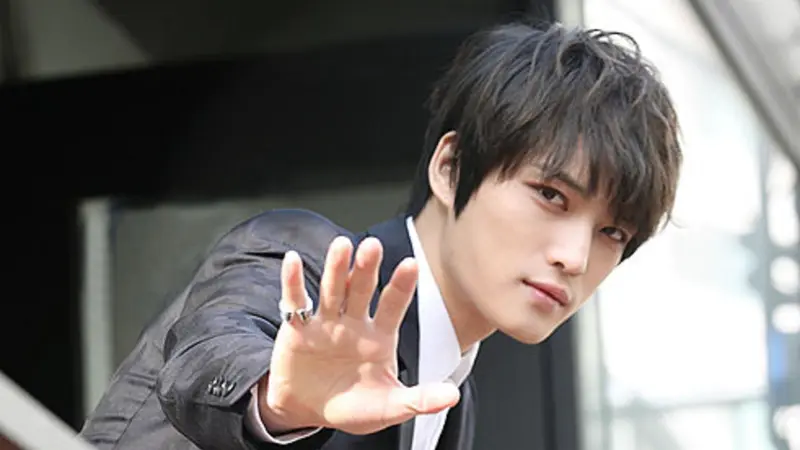 Solois dan anggota dari grup idola JYJ Kim Jaejoong