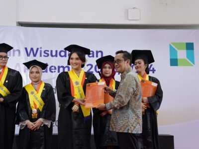 wisudawan ugm