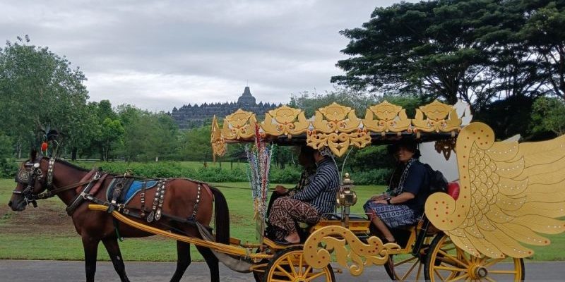 kejutan pengunjung borobudur