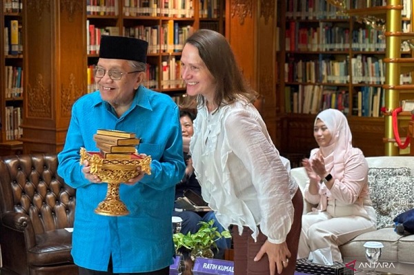Taufiq Ismail