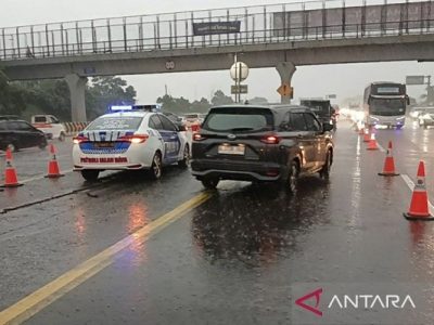berkendara jalan tol