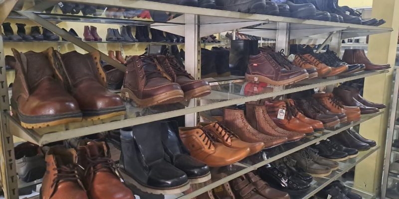 Kerajinan Sepatuku Manding