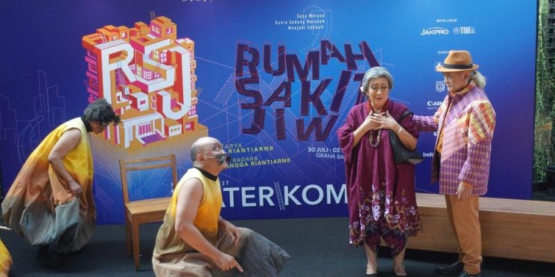 Teater Koma Rumah Sakit Jiwa