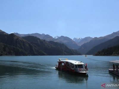 Danau Tianshan Tianchi