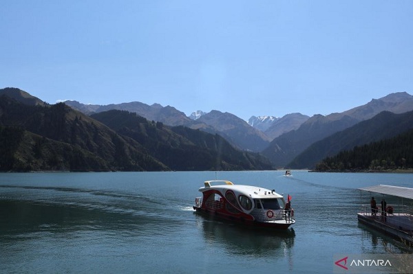 Danau Tianshan Tianchi