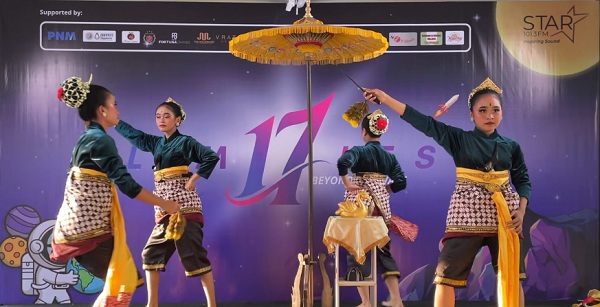 tari Pinilih Sang Manggung SMP Taman Dewasa