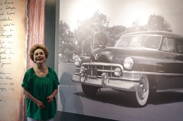 Dewi Sukarno didenda